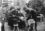 Американцы кормят русских крестьян